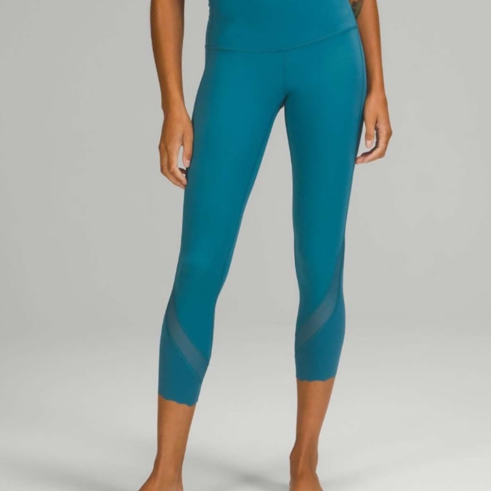 Lululemon Wunder Under Scalloped High Rise Leggings size 8